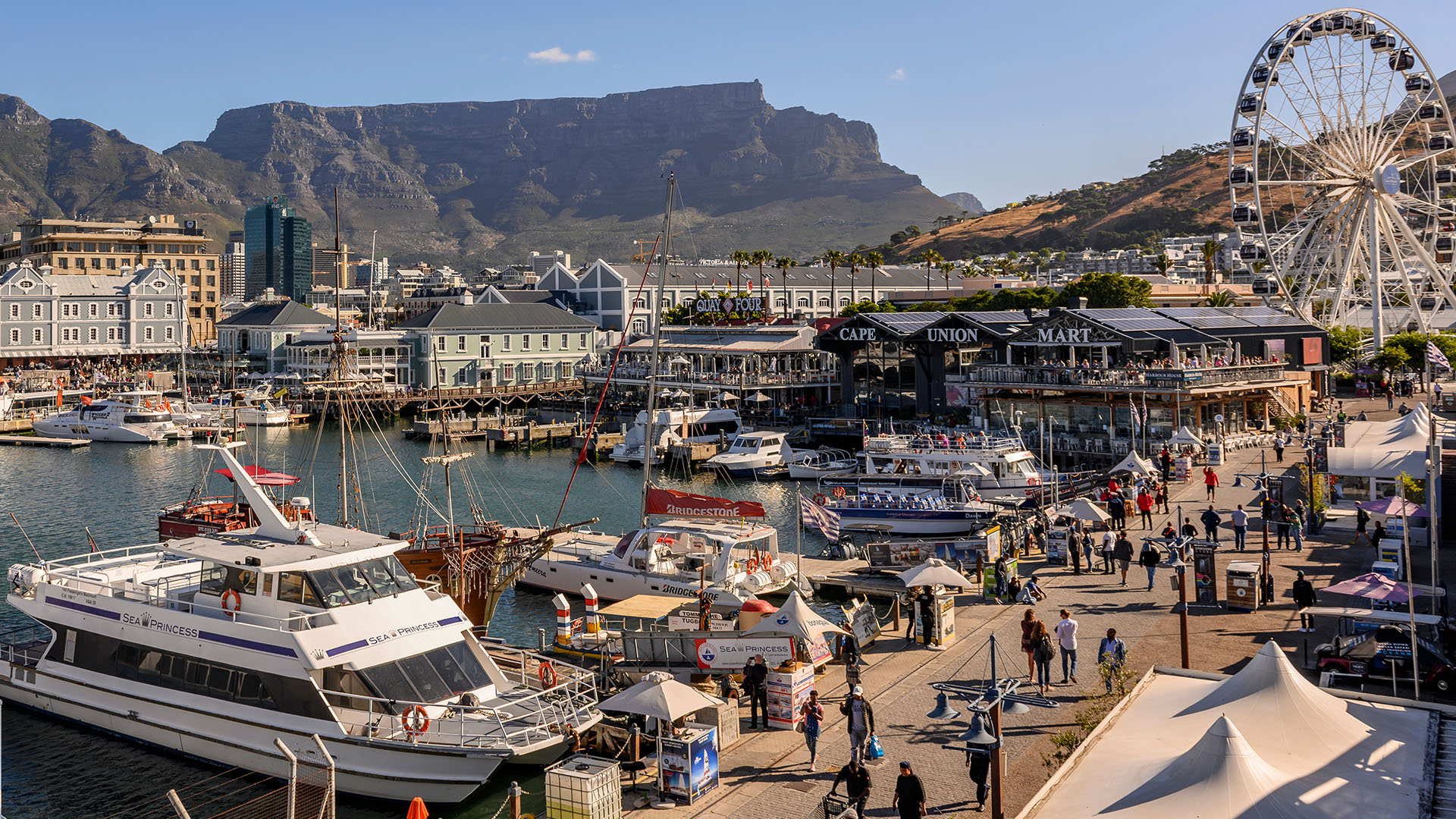 V&A Waterfront harbour with Table Mountain in the background, Cape Town
